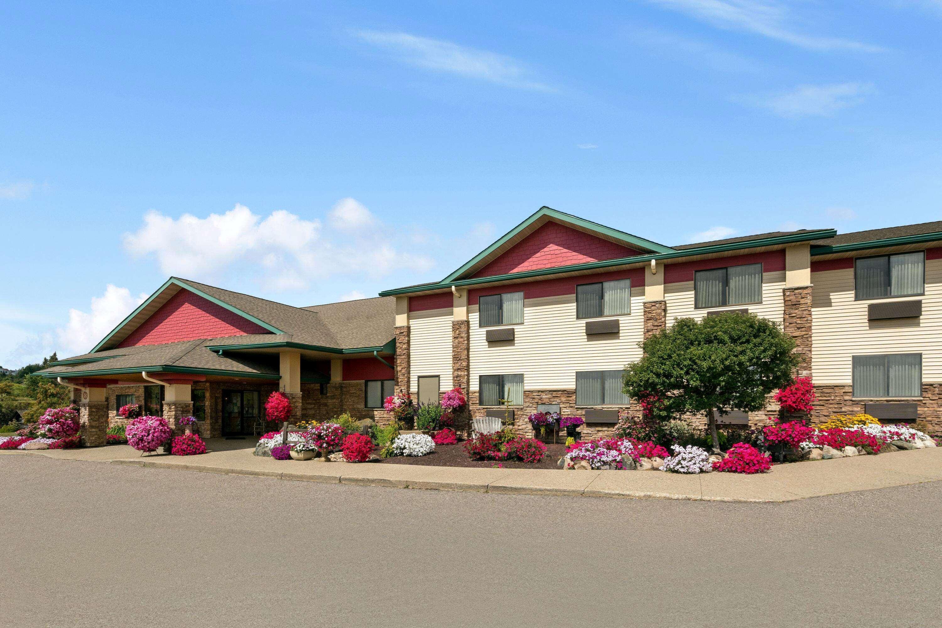 Motel Super 8 By Wyndham Eveleth Extérieur photo